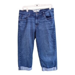 Levi's | Rolled Hem Cropped Jean | Size 10 - 32 waist EUC